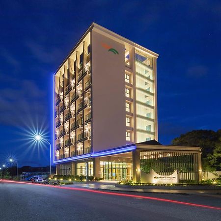 Naruwan Galaxy Place Taitung Bagian luar foto