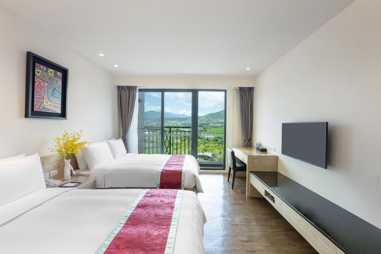 Naruwan Galaxy Place Taitung Bagian luar foto