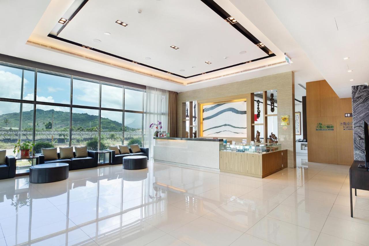 Naruwan Galaxy Place Taitung Bagian luar foto
