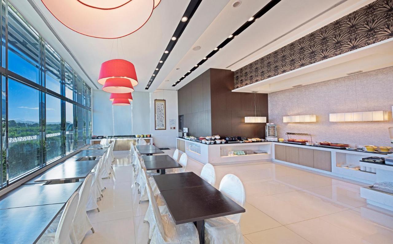 Naruwan Galaxy Place Taitung Bagian luar foto